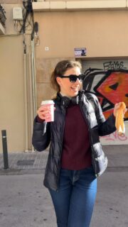 Dissabte intensiu. Tot el dia juntes: Repassem coreografies, parlem del nou espectacle, comencem una cançó nova i seguim donant forma a una altra.

A poc a poc, tot pren sentit 👀